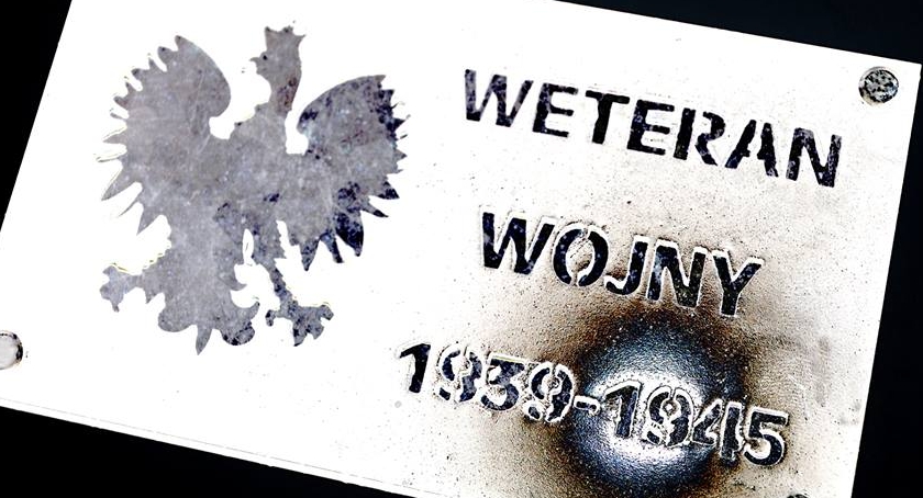 Upamiętnienie Mogił Poległych na frontach II Wojny Światowej w Bodzanowie.
