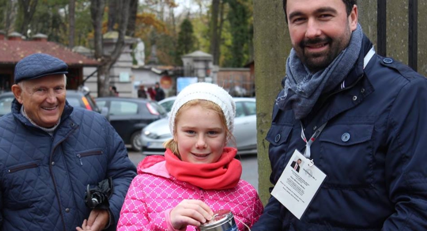 Ratujmy „Płockie Powązki”. Starosta i Sekretarz w roli kwestarzy.