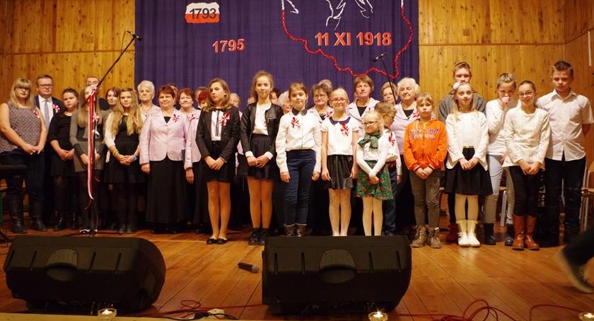 OBCHODY NARODOWEGO ŚWIĘTA NIEPODLEGŁOŚCI W GMINIE RADZANOWO 11.11.2016