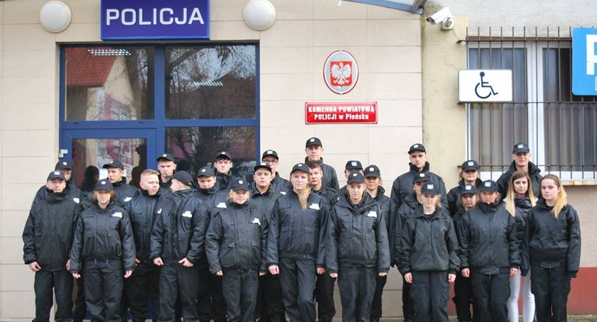 Zwiedzanie Aresztu Śledczego i Powiatowej Komendy Policji w Płońsku przez ZS Czerwińsk .