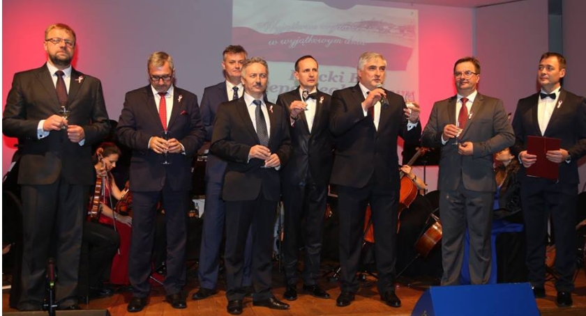 11.11.2016 PLOCK - PłOCKI BAL NIEPODLEGLOSCIOWY W DOMU TECHNIKA