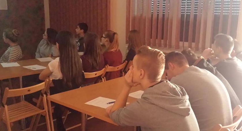  Razem dla Pokoju  rozmowy z gimnazjalistami z ZSO w Bulkowie .