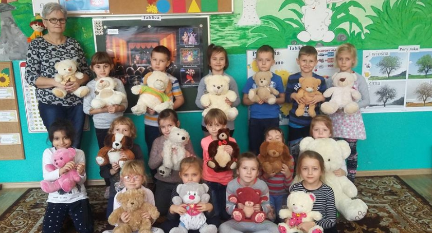 Dzień Pluszowego Misia u starszaków z przedszkola w  Małej Wsi .