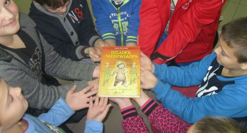  Spotkanie z dziećmi  z cyklu „Przegląd Nowości Bibliotecznych w Nowych Łubkach.