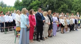 90 lat minęło jak jeden dzień - Szkoła Podstawowa im…