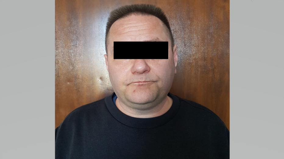 ŚCIGALI GO PRZEZ 17 LAT. SAM ZGŁOSIŁ SIĘ NA POLICJĘ