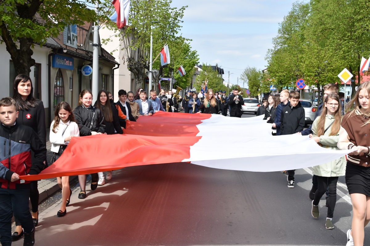ŚWIĘTOWALI UCHWALENIE KONSTYTUCJI [GALERIA ZDJĘĆ]