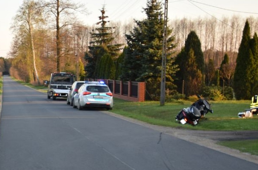 MOTOCYKLISTA ZDERZYŁ SIĘ Z SARNĄ