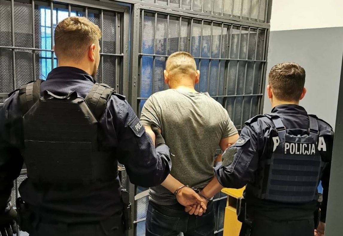 AGRESYWNY 55-LATEK ZAATAKOWAŁ TAKSÓWKARZA
