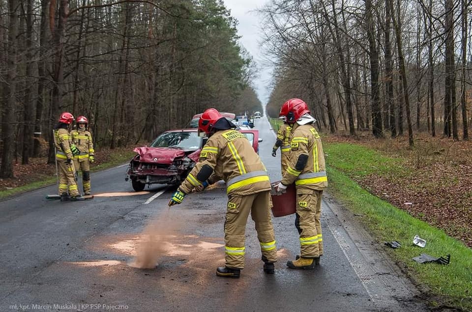 STRACIŁ PANOWANIE NAD AUTEM. UDERZYŁ W BARIERĘ ENERGOCHŁONNĄ!