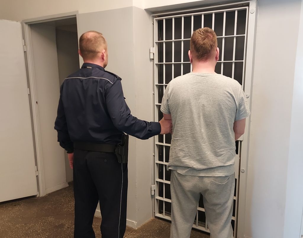 MIAŁ NARKOTYKI. ODPOWIE ZA TO PRZED SĄDEM