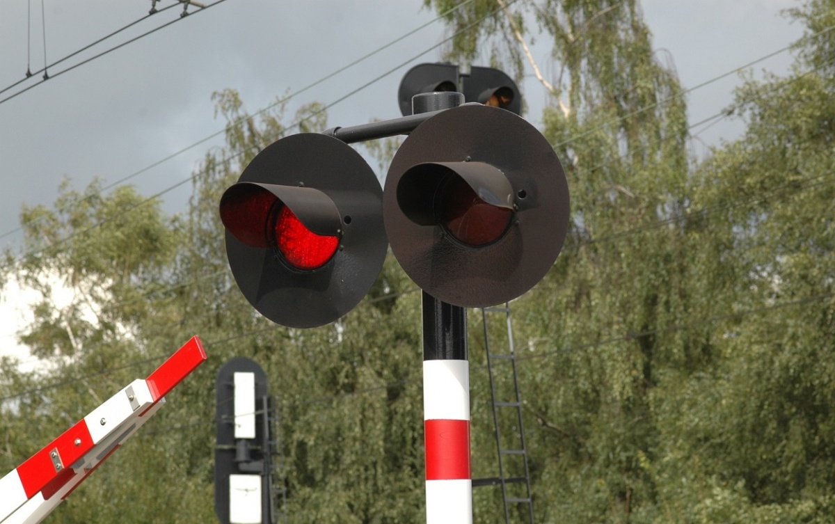 WJECHAŁA NA PRZEJAZD, GDY ZAMYKAŁY SIĘ ROGATKI