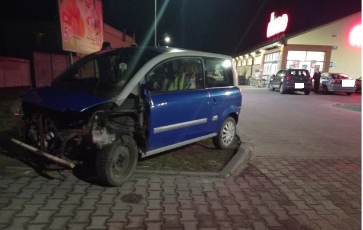 NIE DOŚĆ, ŻE PIJANY, TO JESZCZE BEZ PRAWKA