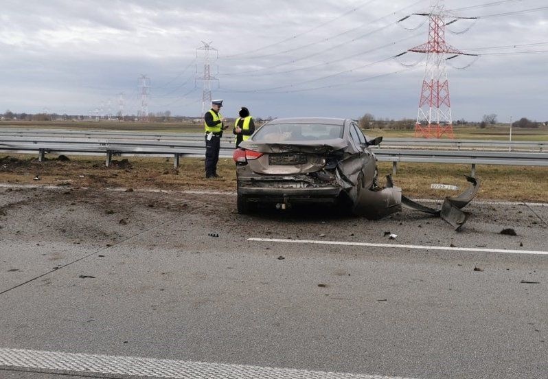62-LATKA WJECHAŁA W BARIERY NA „ESCE”