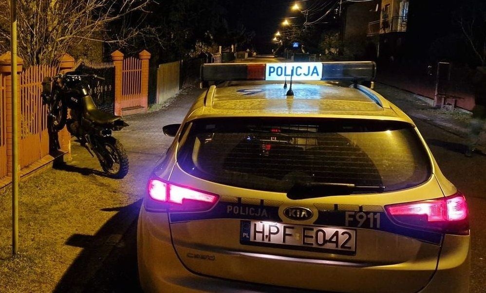 PIJANY WJECHAŁ MOTOCYKLEM W PŁOT. MIAŁ PRZY SOBIE AMFETAMINĘ!