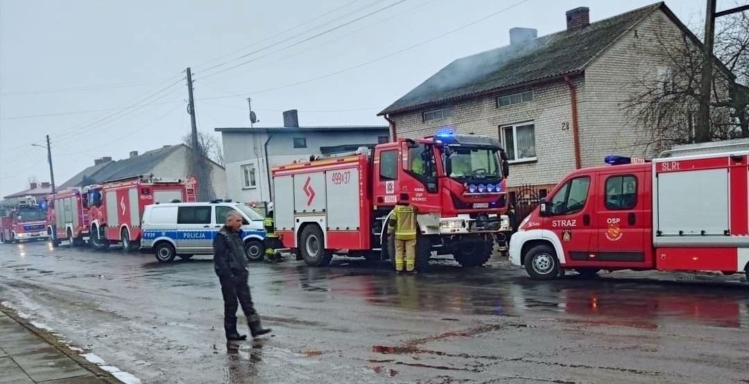 STRAŻACY SZYBKO PORADZILI SOBIE Z POŻAREM
