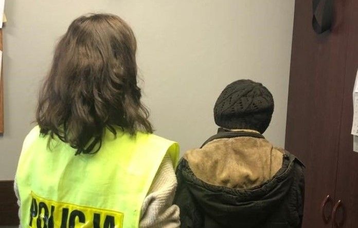 ZAATAKOWAŁA STARSZĄ KOBIETĘ. TRAFIŁA DO ARESZTU