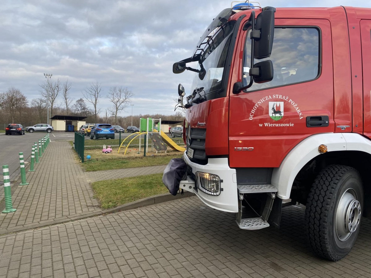 W OBAWIE O ZDROWIE SENIORKI, KOBIETA POPROSIŁA O POMOC