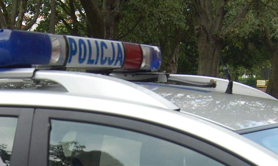 PIJANY UCIEKAŁ AUTEM. POŚCIG POLICJI ZA MIESZKAŃCEM GMINY CZASTARY