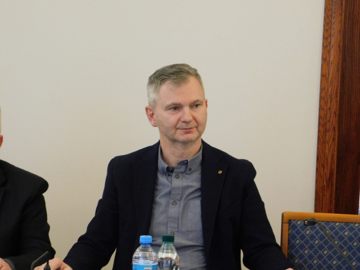 GŁOSOWAŁ BEZ MANDATU
