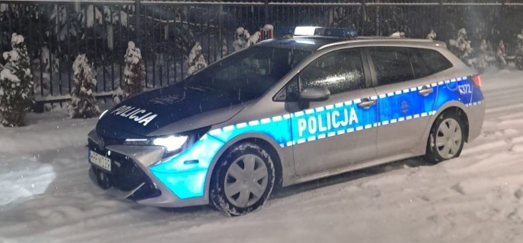 PIJANY 38-LATEK URZĄDZIŁ SOBIE PRZEJAŻDŻKĘ ULICAMI PAJĘCZNA
