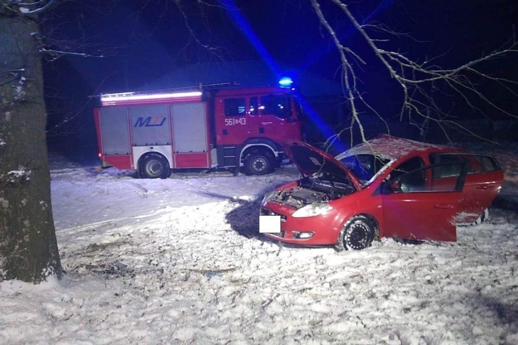 30-LATEK UDERZYŁ W DRZEWO. MIAŁ O,3 PROMILA ALKOHOLU