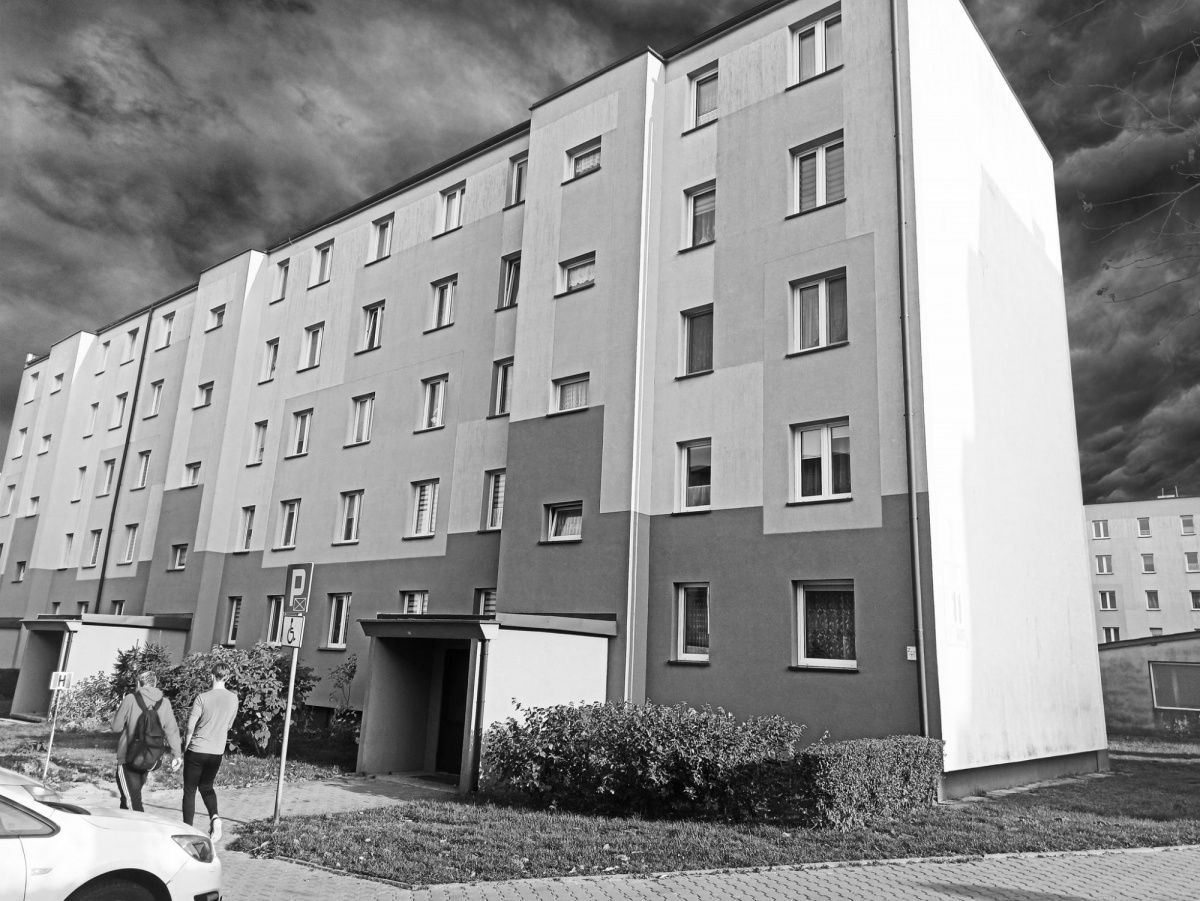 ZAGADKOWA ŚMIERĆ 37-LATKA. PROKURATURA I POLICJA NABIERAJĄ WODY W USTA