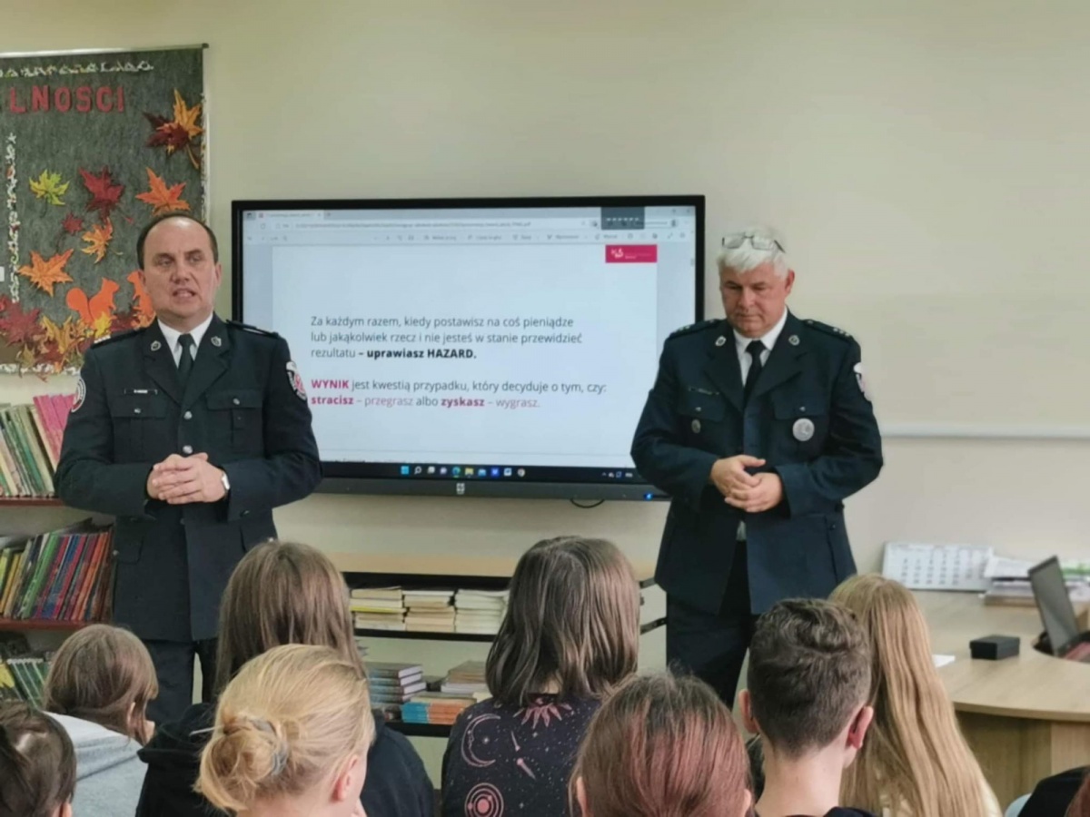 PRZESTRZEGALI MŁODZIEŻ PRZED HAZARDEM I CYBERPRZEMOCĄ