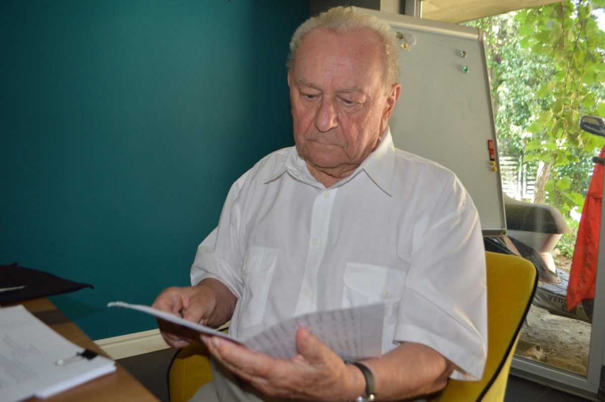 KRÓTKO MÓWIĄC, TO SIĘ CZYTA