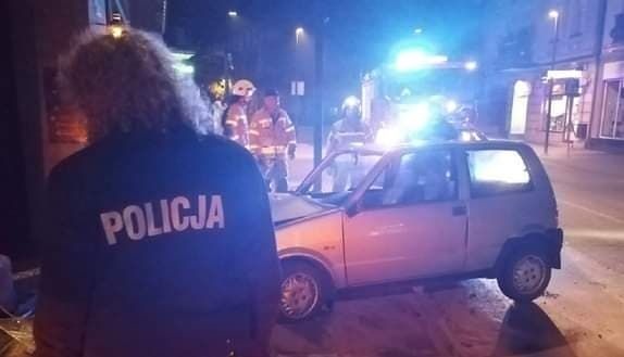 PIJANY WJECHAŁ W KAMIENICĘ. DOSTAŁ MANDAT W WYSOKOŚCI 5 TYS. ZŁ!