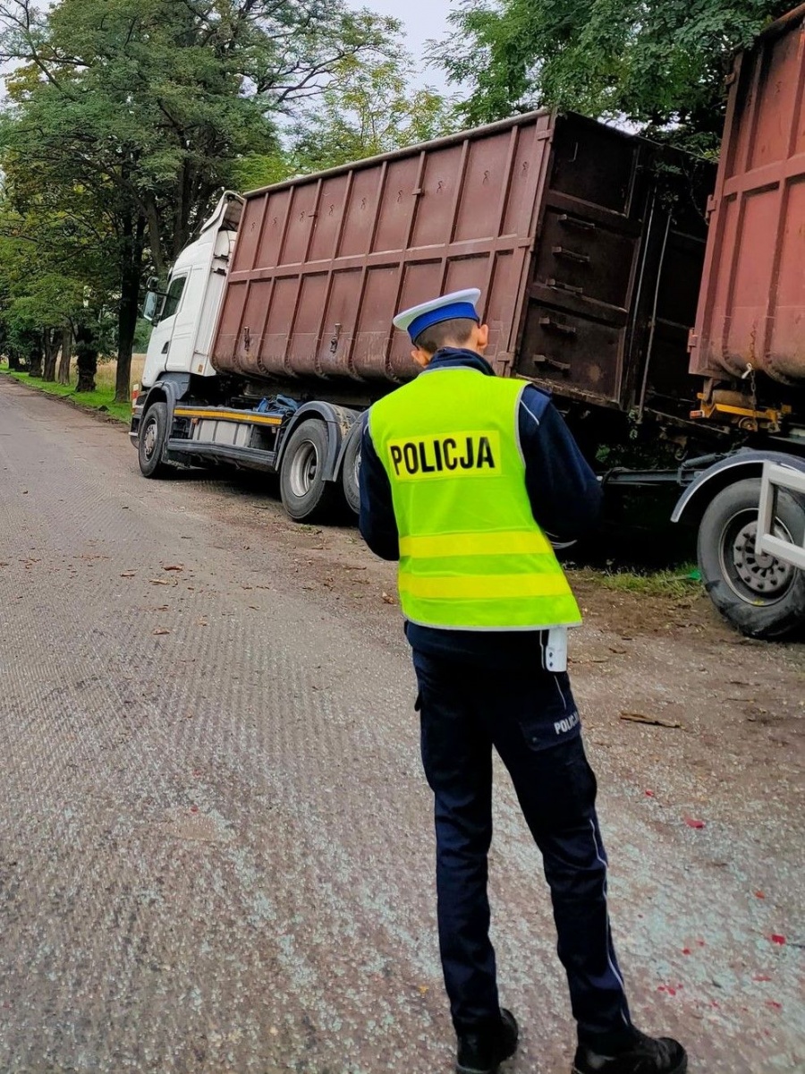 WYPADEK SZKOLNEGO AUTOBUSU