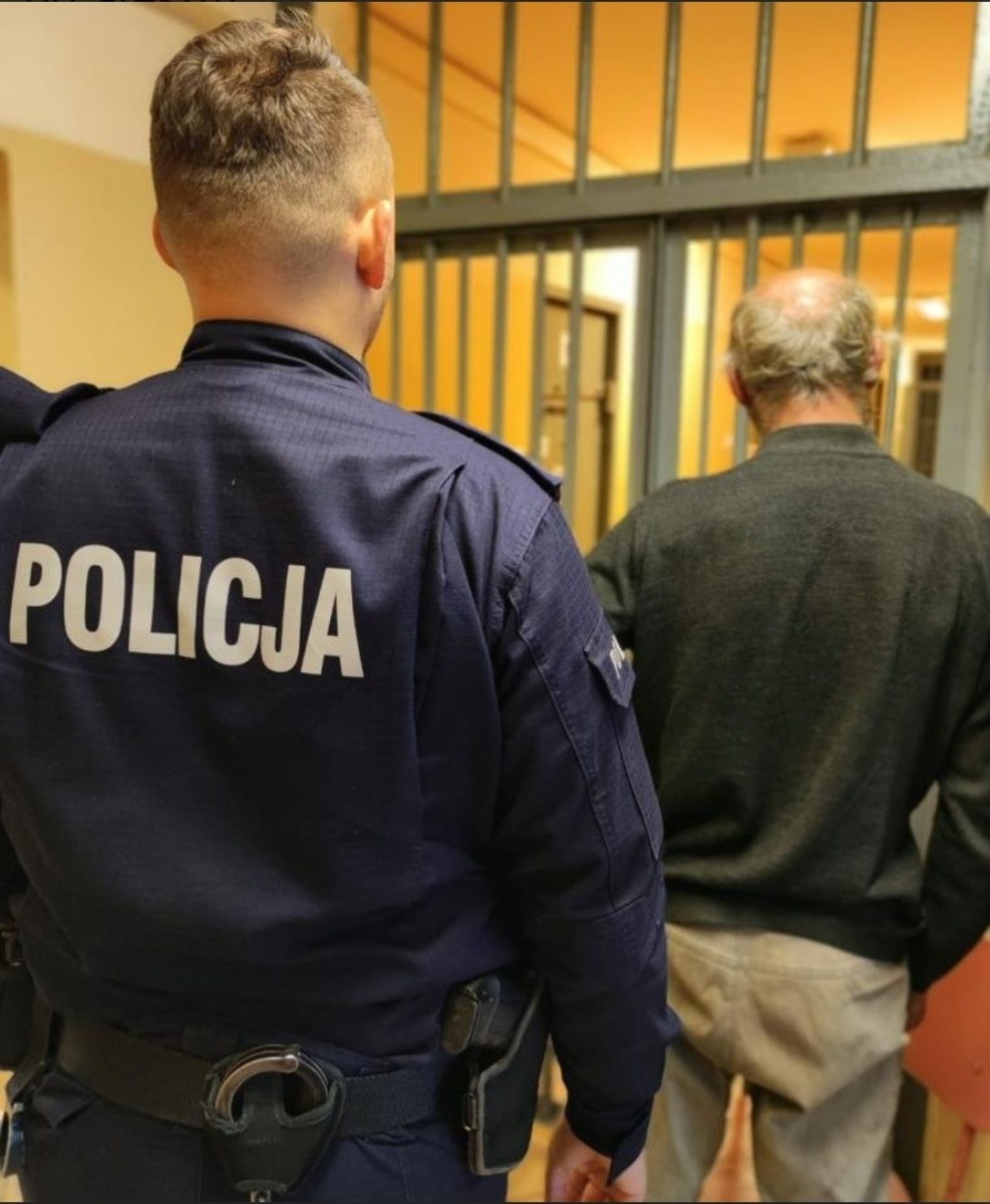 ZŁODZIEJEM ROWERU OKAZAŁ SIĘ POSZUKIWANY 61-LATEK