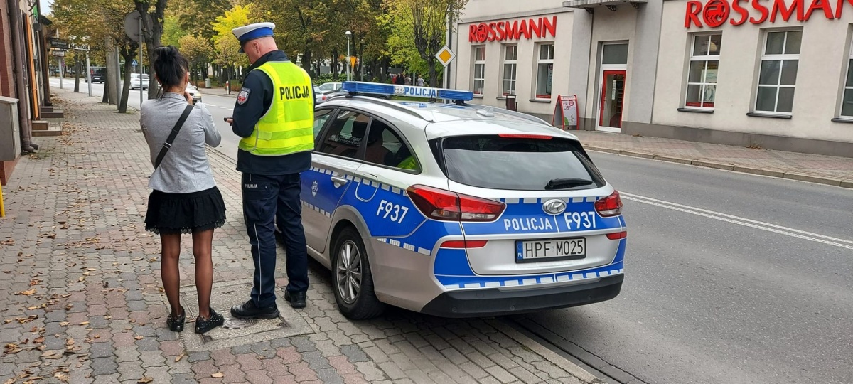 PIESI NA CENZUROWANYM
