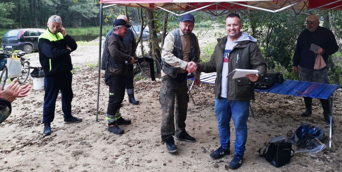 TRZECIAKIEWICZ WĘDKOWAŁ NAJLEPIEJ. WALCZYLI O PUCHAR SKALARA