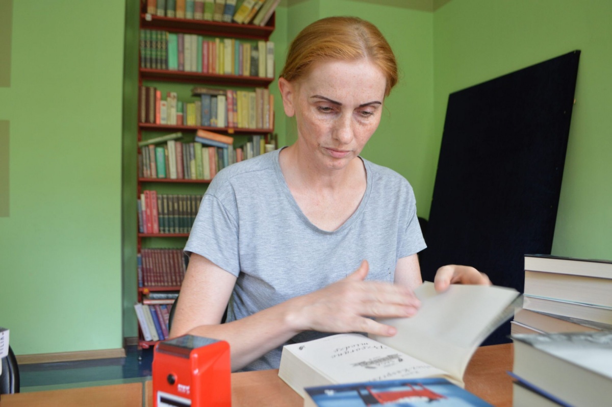 TRWA ZRZUTKA NA KSIĄŻKI