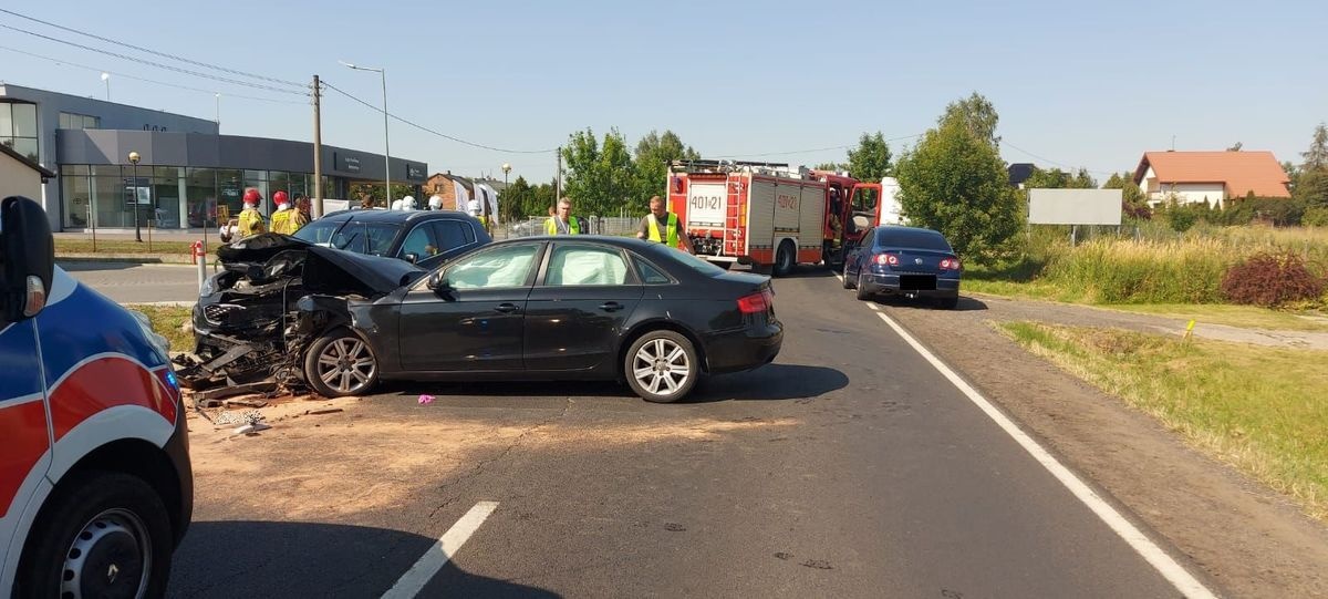 WYPADEK W DOBRZELOWIE. TRZY OSOBY W SZPITALU