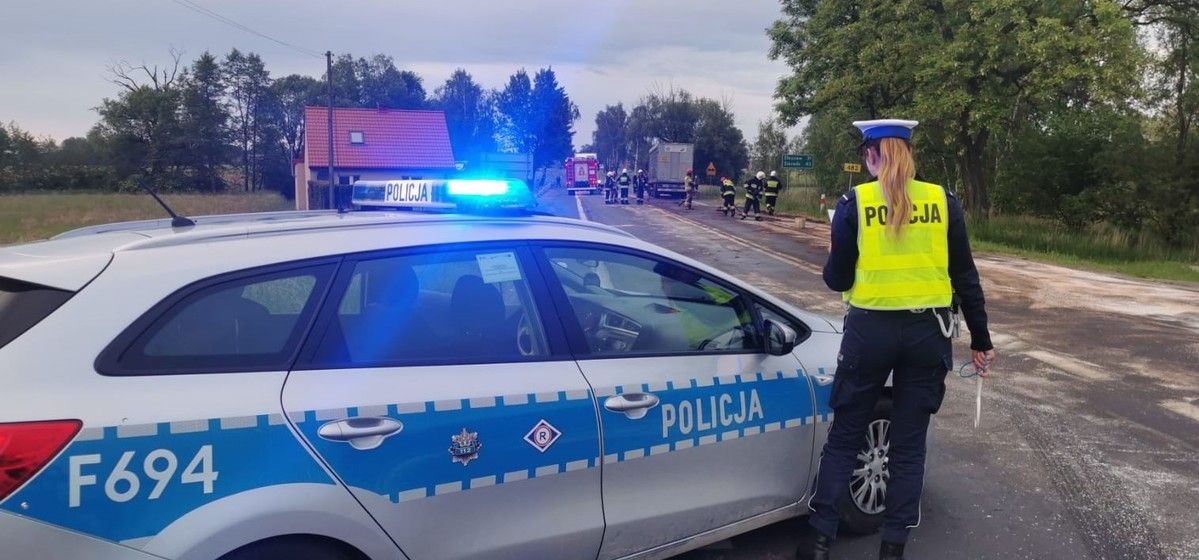 NIE SPOJRZAŁA NA ZNAKI I SPOWODOWAŁA KRAKSĘ