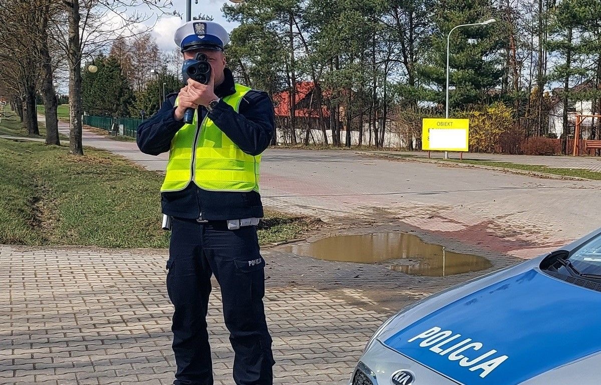 PRZEKROCZYŁ PRĘDKOŚĆ O 58 km/h. STRACIŁ 