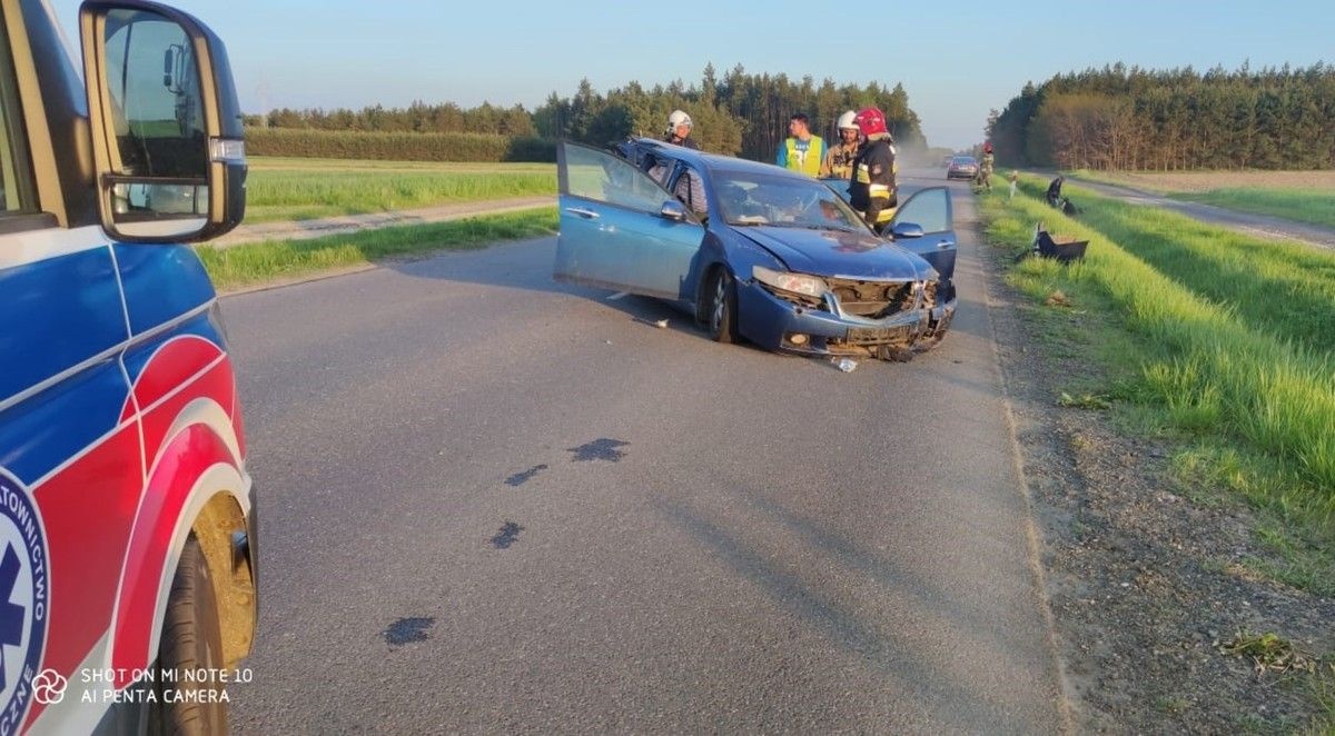 Wyprzedzał na trzeciego, doprowadził do kolizji