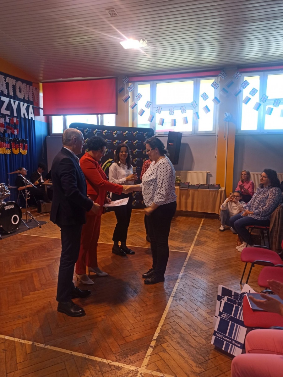 Poligloci rywalizowali