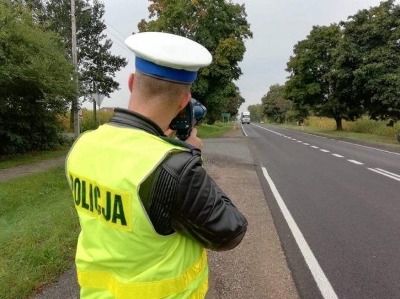 AŻ 123 KM/H W TERENIE ZABUDOWANYM