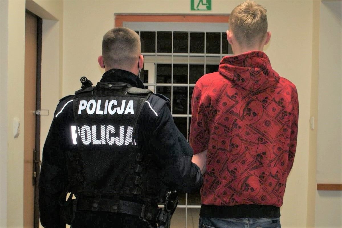 17-latek odpowie za kradzież rozbójniczą