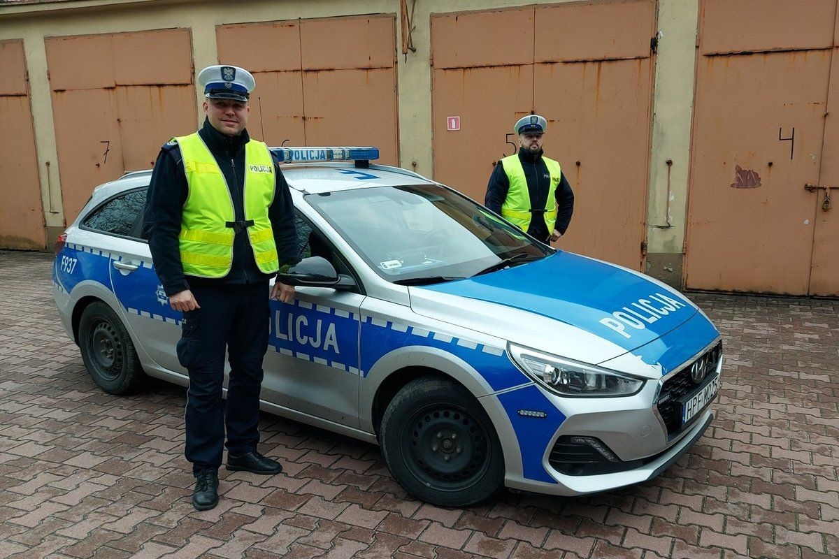 Eskortowali małą pacjentkę