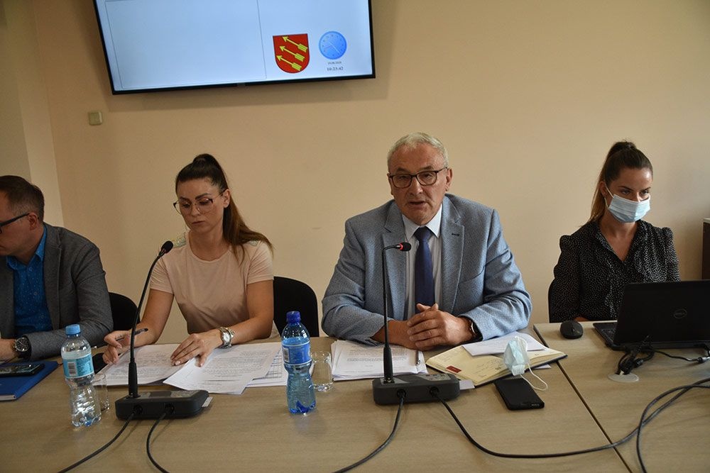 Dołożą do powiatowej drogi