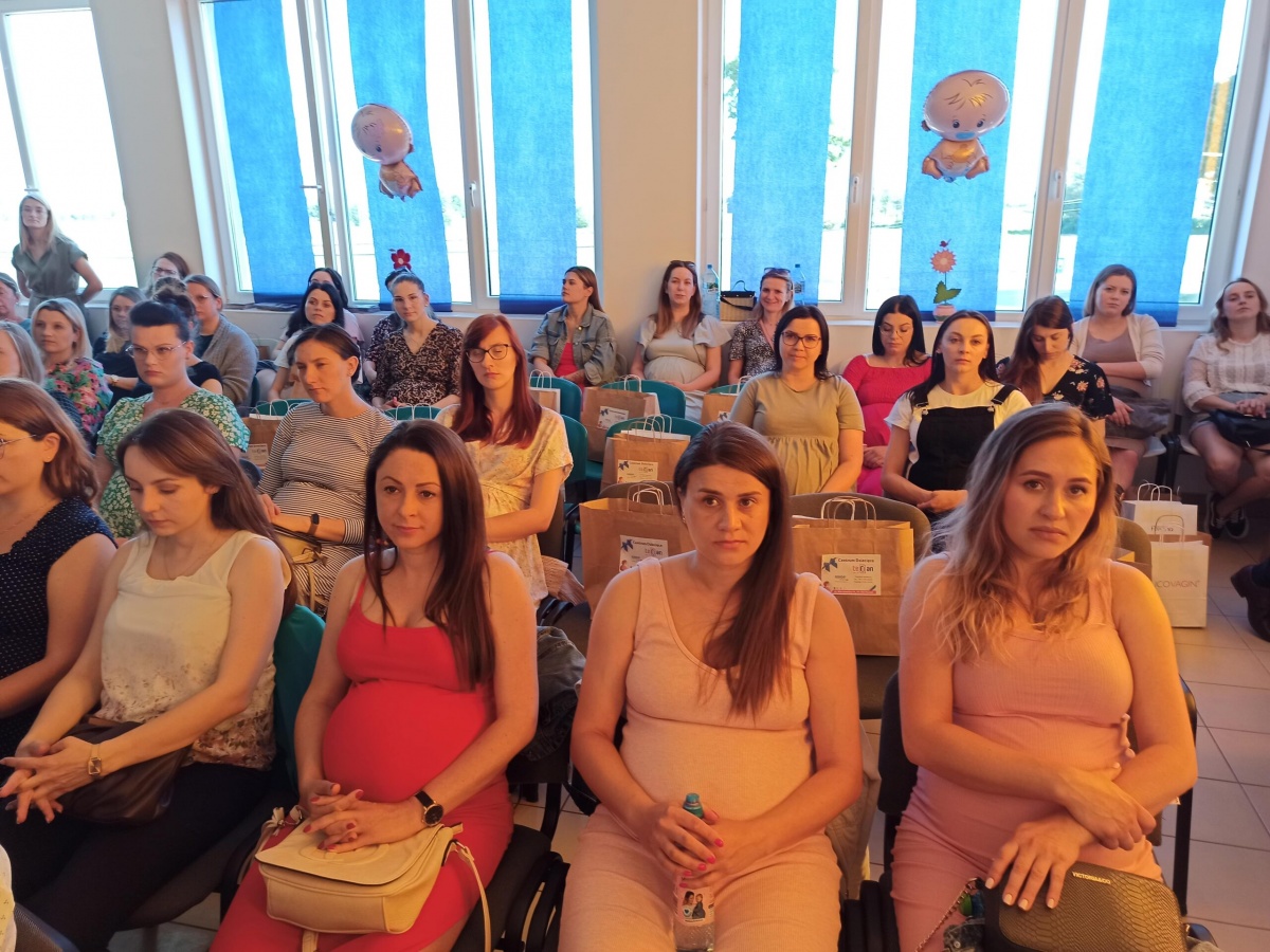 PRZYSZŁE MAMY WYSŁUCHAŁY WIELU CIEKAWYCH WYKŁADÓW
