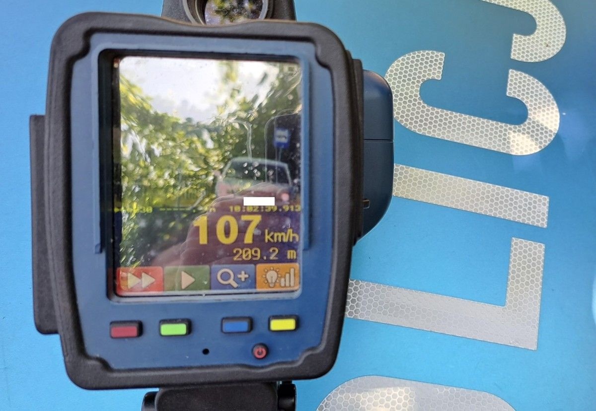 PRZEKROCZYŁA PRĘDKOŚĆ O 57 KM/H W ZABUDOWANYM