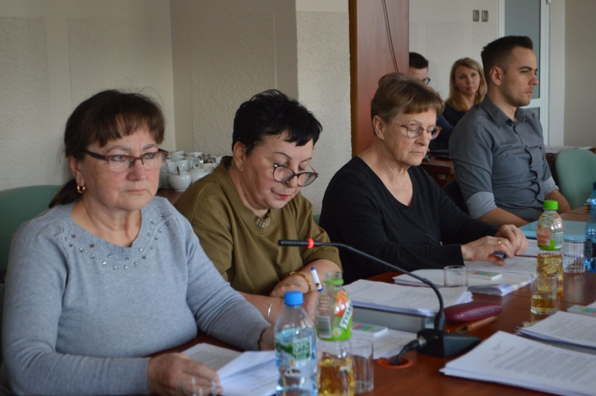 RADNI PODNIEŚLI DIETY SOBIE I SOŁTYSOM