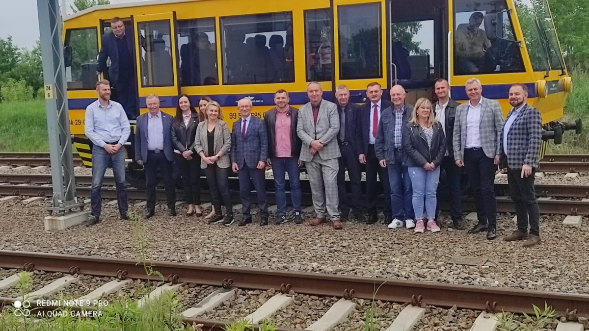 POCIĄGI PASAŻERSKIE MAJĄ WRÓCIĆ NA TORY MIĘDZY CHORZEWEM A CZĘSTOCHOWĄ