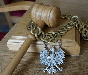 NIE MIAŁ PRAWA PROWADZIĆ AUTA, A I TAK USIADŁ ZA KÓŁKIEM. WKRÓTCE STANIE PRZED SĄDEM