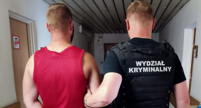 Był poszukiwany. Wpadł z narkotykami 